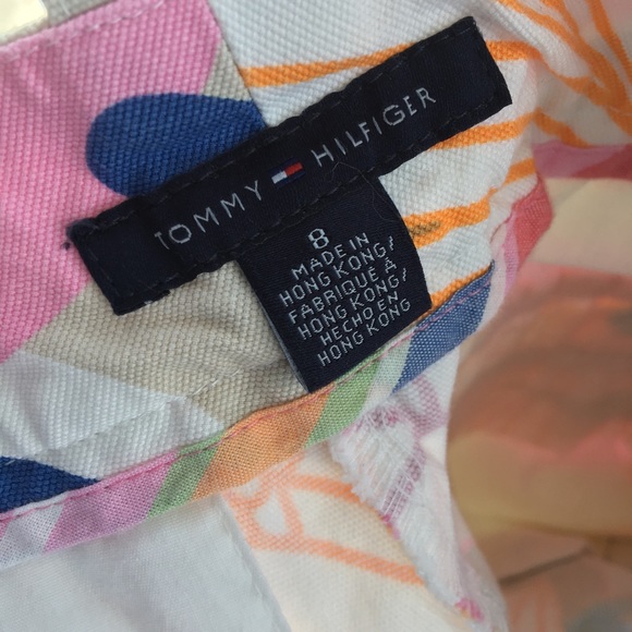 TOMMY HILFIGER women’s shorts/ size 8 - Picture 3 of 3